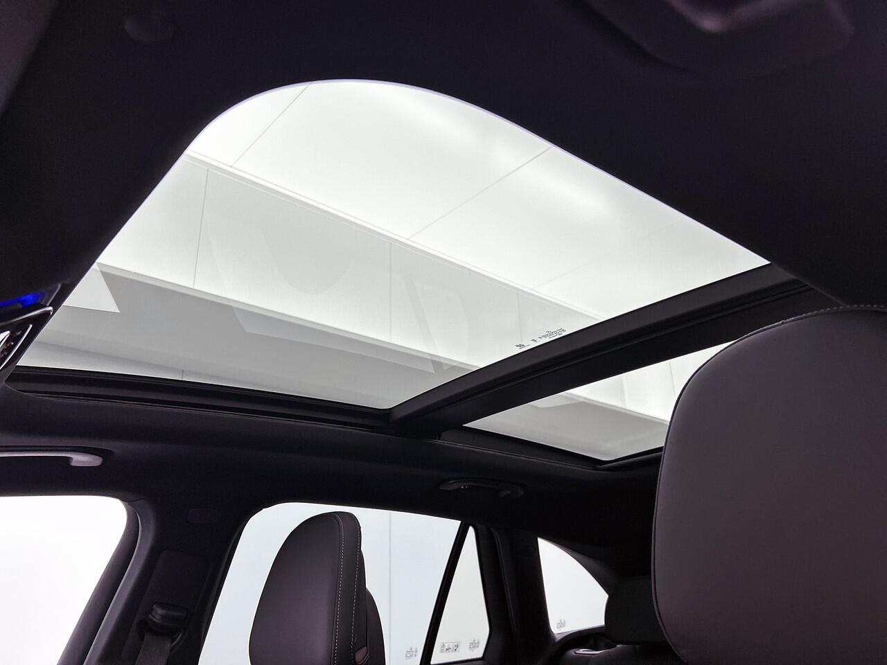 Mercedes-Benz GLC-KLASSE 300e 4MATIC Sport Edition | Premium Plus pakket | Winter pakket | Nightpakket | Rijassistentiepakket Plus | Trekhaak | Stoelventilatie voor | Nappaleder | Head-up display | 360° camera |