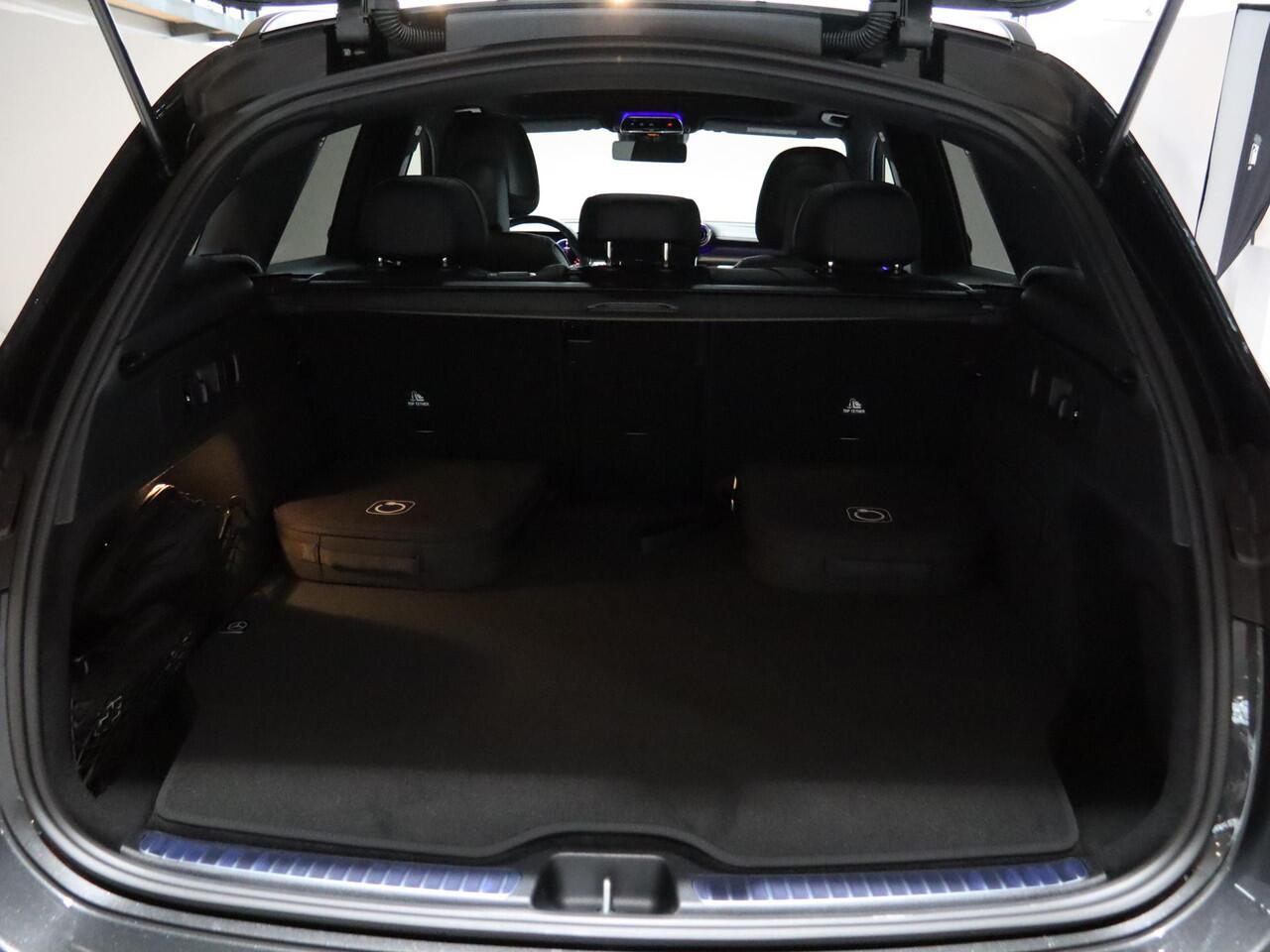 Mercedes-Benz GLC-KLASSE 300e 4MATIC Sport Edition | Panoramaschuifdak | Night | Premium pakket | 360° camera |