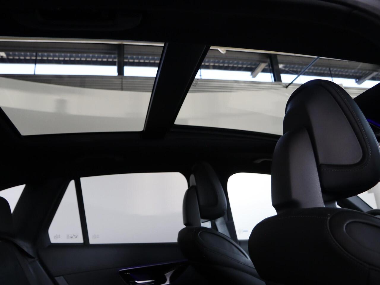 Mercedes-Benz GLC-KLASSE 300e 4MATIC Sport Edition | Panoramaschuifdak | Premium pakket | Nightpakket | 360° camera | Dodehoekassistent | DIGITAL LIGHT |