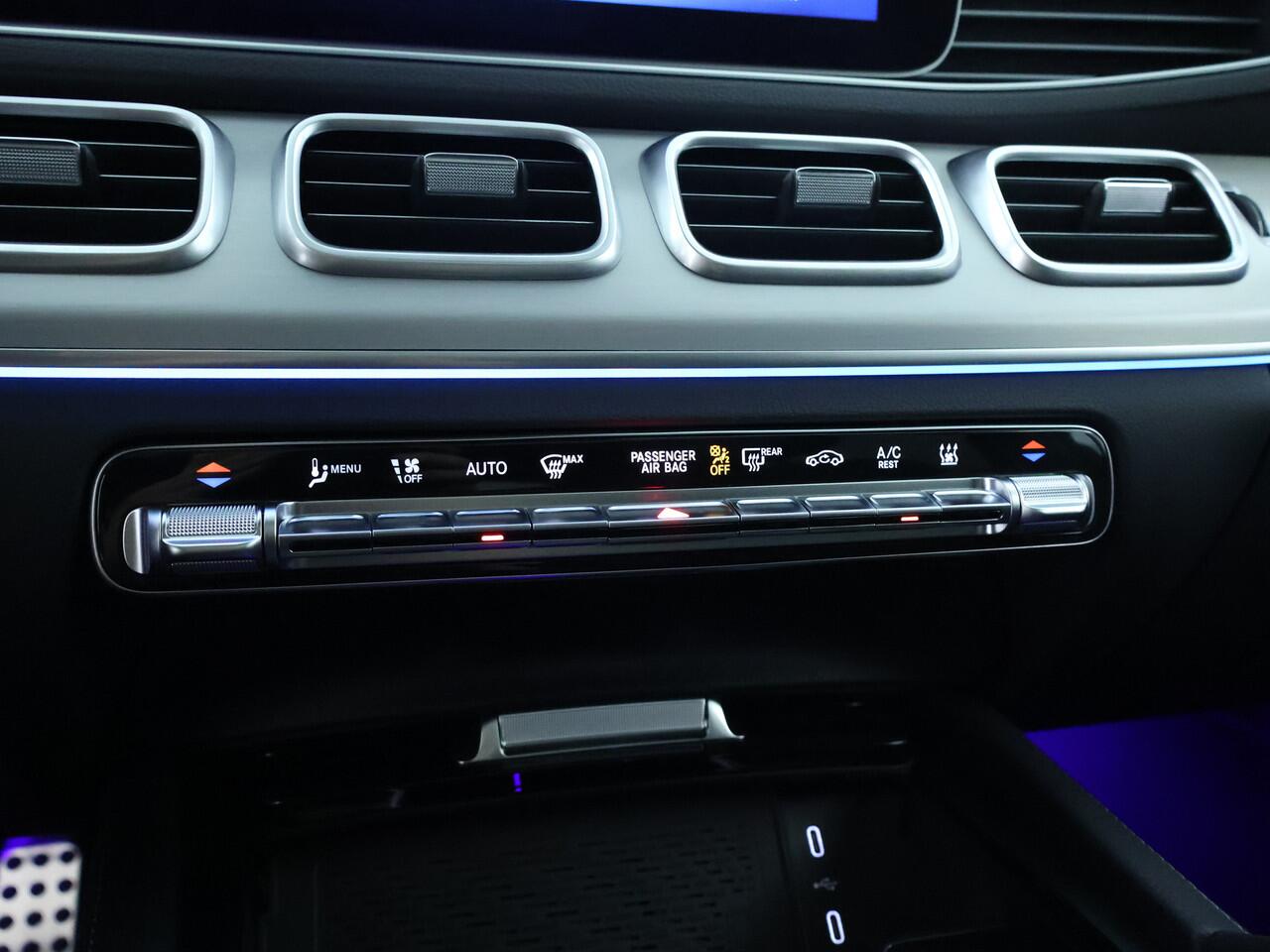 Mercedes-Benz GLE-KLASSE 400 e 4MATIC AMG Line | AMG line | Night Pakket | Airmatic | Alarm | Trekhaak | 21 Inch AMG Velgen | Panorama Schuif-Kanteldak | Rijassistentiepakket | Inclusief 24 maanden MB Certified garantie voor Europa.