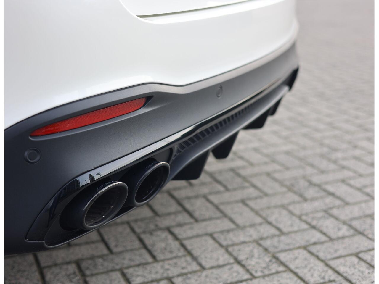 Mercedes-Benz GLE-KLASSE AMG 53 4MATIC+ Premium Plus | Rood design - Trekhaak - Pano