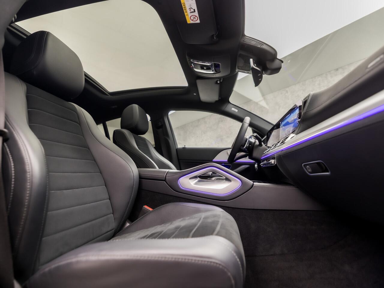 Mercedes-Benz GLE-KLASSE Coupé 350 e 4MATIC AMG 334Pk Automaat (PANORAMADAK, SFEERVERLICHTING, AMG SPORTSTUUR, LEDER/ALCANTARA, TREEPLANKEN, STUUR/STOELVERWARMING, ADAPTIVE CRUISE, APPLE CARPLAY, NIEUWSTAAT)