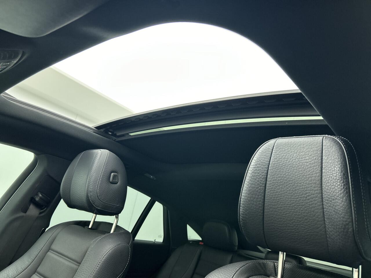 Mercedes-Benz GLE-KLASSE Coupé 350 e 4-Matic AMG Night Plug-In Hybride | Airmatic | Schuifdak | Burmester Sound | Rijassistentie pakket | Memory Seats | Treeplanken | MultiBeam Led | Multispaaks Wielen | Inclusief 24 maanden Mercedes-Benz Certified garantie voor Europa.