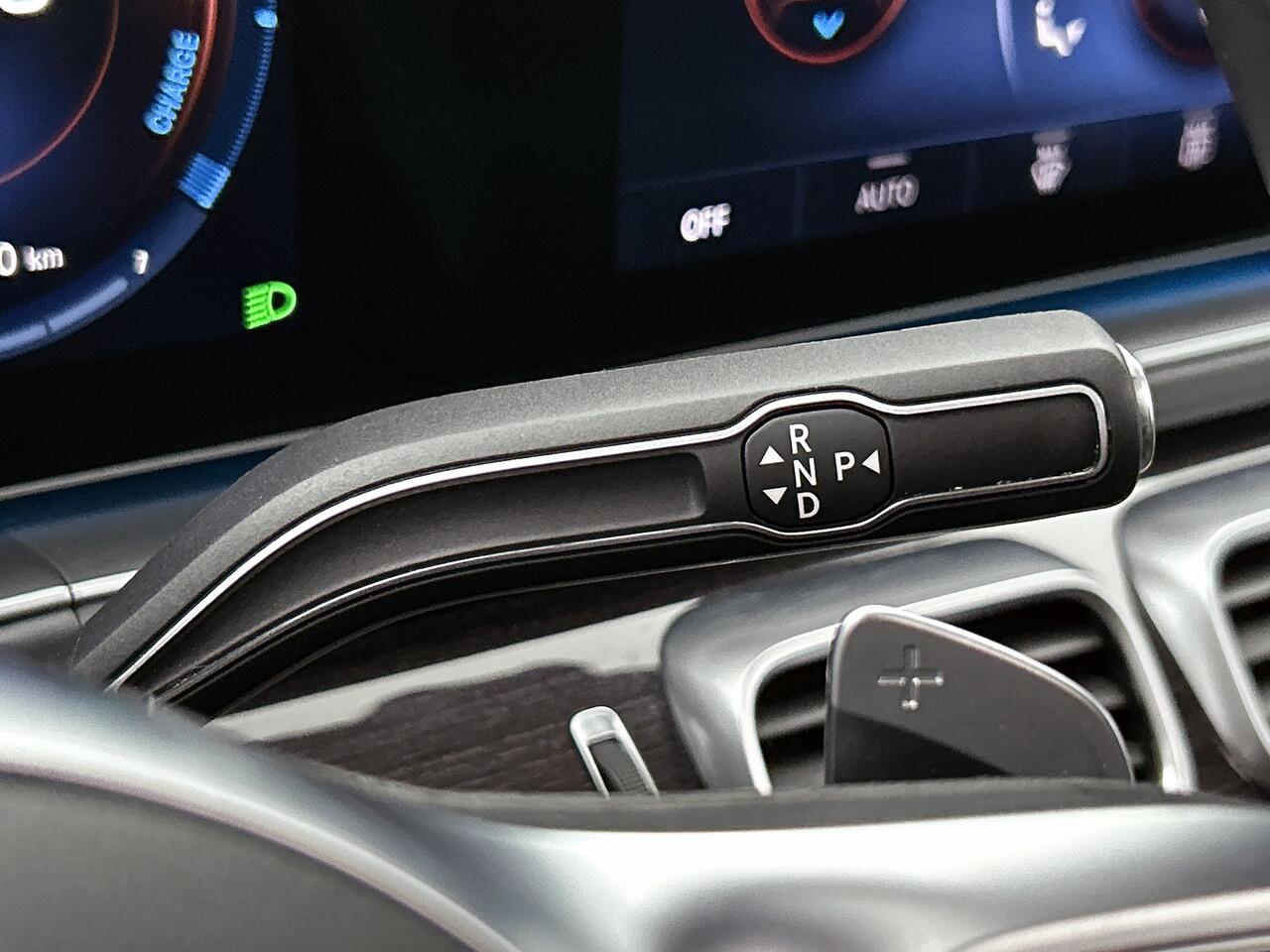 Mercedes-Benz GLE-KLASSE 350 e 4MATIC Premium Plus Panoramadak\ 22 inch Lichtmetalen velgen | Navigatie | Parking support | Alarm | Inclusief 24 maanden MB Certified garantie voor Europa.