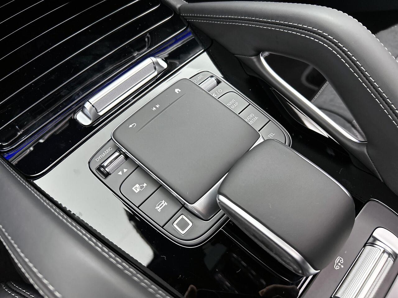 Mercedes-Benz GLE-KLASSE AMG 53 Hybrid 4MATIC+ Night Edition Premium Plus | Trekhaak | Verlichte Treeplanken | Sierelementen AMG carbon | Winter pakket | Remklauwen in rood | Sluitbekrachtiging | Rijassistentiepakket | Stoelventilatie voor | 360° camera | Burmester® 3D sound syst