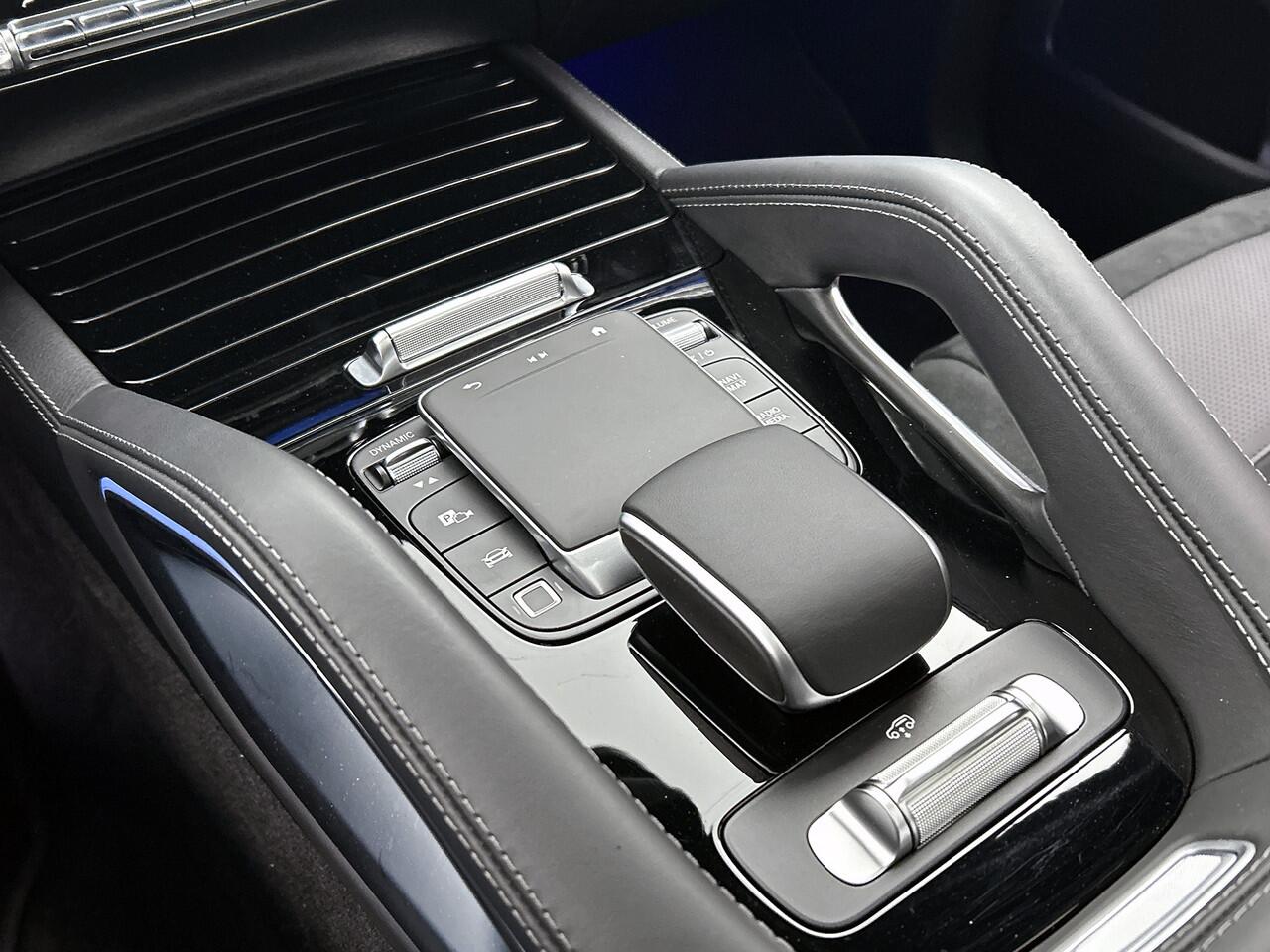 Mercedes-Benz GLE-KLASSE Coupé Mercedes-AMG 53 Hybrid 4MATIC+ Premium Plus Trekhaak | Panorama Schuif-Kanteldak | AMG Night Pakket | Distronic | Parkeerpakket met 360°-camera | Lederen Bekleding. Inclusief 24 maanden MB Certified garantie voor Europa.