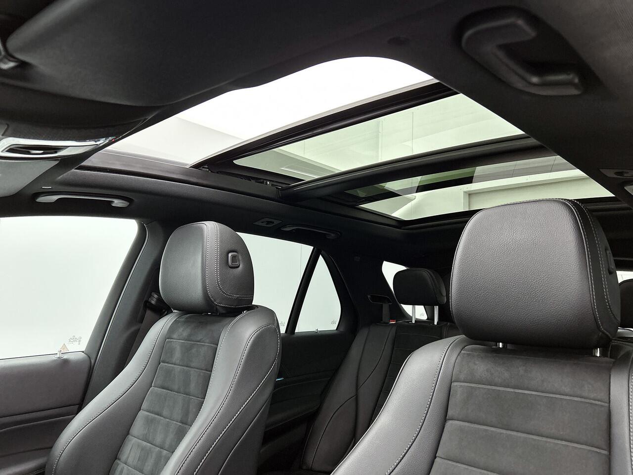 Mercedes-Benz GLE-KLASSE 350 e 4MATIC Premium Plus Panoramadak\ 22 inch Lichtmetalen velgen | Navigatie | Parking support | Alarm | Inclusief 24 maanden MB Certified garantie voor Europa.