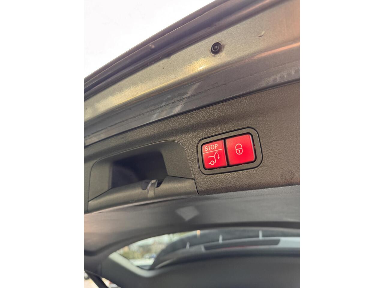 Mercedes-Benz GLE-KLASSE 450 4MATIC Premium Plus AMG Luchtvering Pano Treeplanken Navi Burmeister 22"