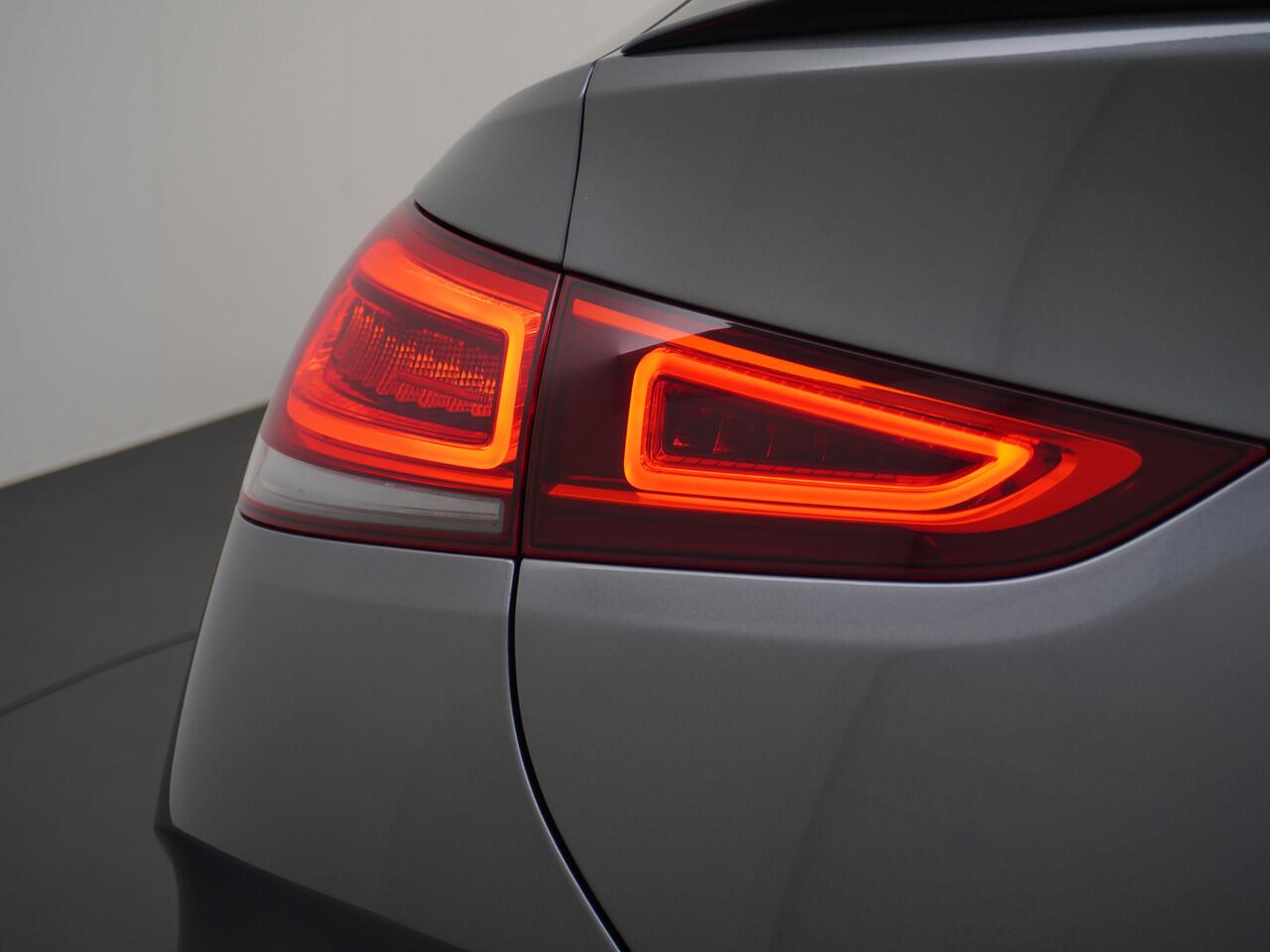 Mercedes-Benz GLE-KLASSE Coupé 350e AMG // Luchtvering // Massage Stoelen // Panoramadak // Trekhaak 3500kg // Headup // Nappa Leer // Stoelkoeling // Burmester