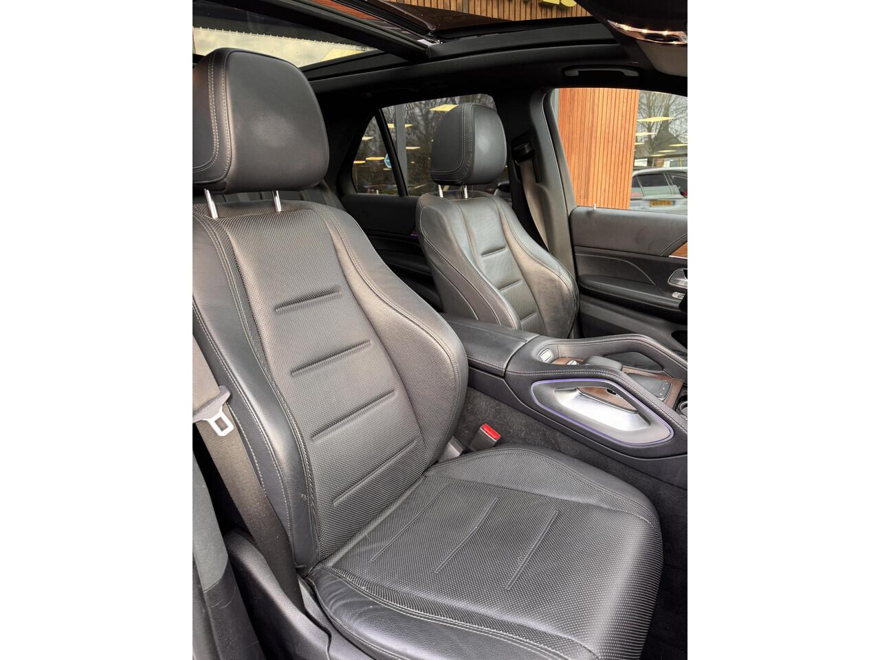 Mercedes-Benz GLE-KLASSE 450 4MATIC Premium Plus AMG Luchtvering Pano Treeplanken Navi Burmeister 22"