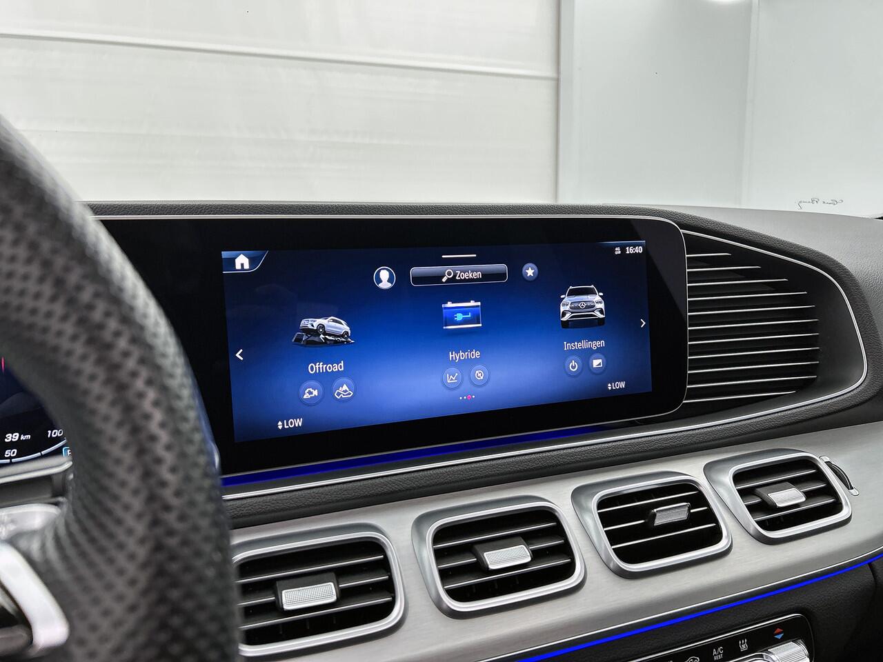 Mercedes-Benz GLE-KLASSE 400 e 4MATIC AMG Plug-In Hybride AMG Line | Night Pakket | Panorama Schuif-Kanteldak | Trekhaak | Alarm Klasse 3 | AC en DC Laden | Magic Vision Control. Inclusief 24 maanden MB Certified garantie voor Europa.