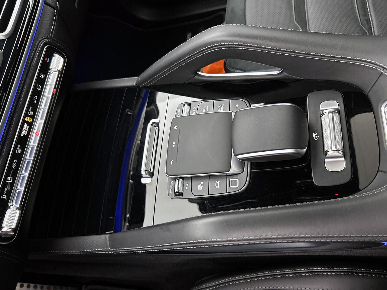 Mercedes-Benz GLE-KLASSE Mercedes-AMG 53 Hybrid 4MATIC+ Premium Plus | Trekhaak | Airmatic | Panoramadak | Burmester® | Sluitbekrachtiging | Distronic | Stoelverwarming - Ventilatie | Inclusief 24 maanden Mercedes-Benz Certified garantie voor Europa.