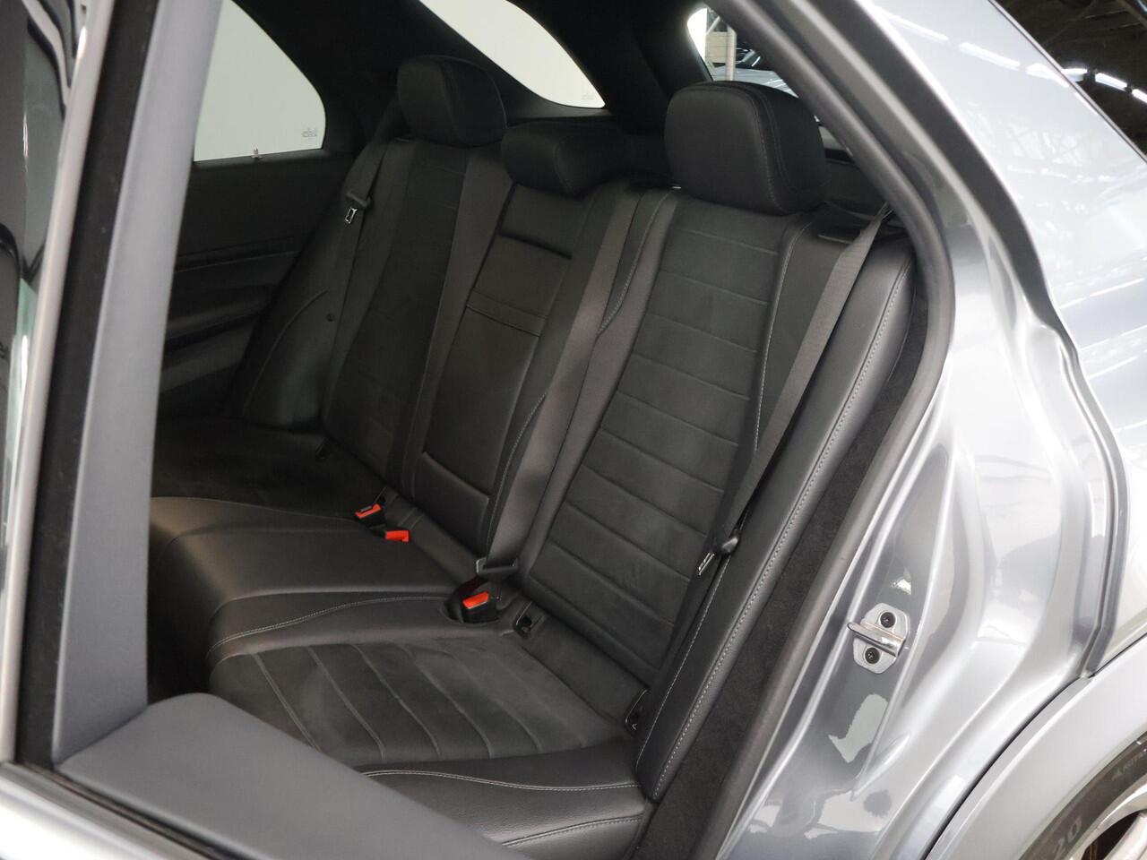 Mercedes-Benz GLE-KLASSE 350 e 4MATIC Premium Plus | AMG | Trekhaak | Burmester | Memory | Luchtvering | Panoramadak |