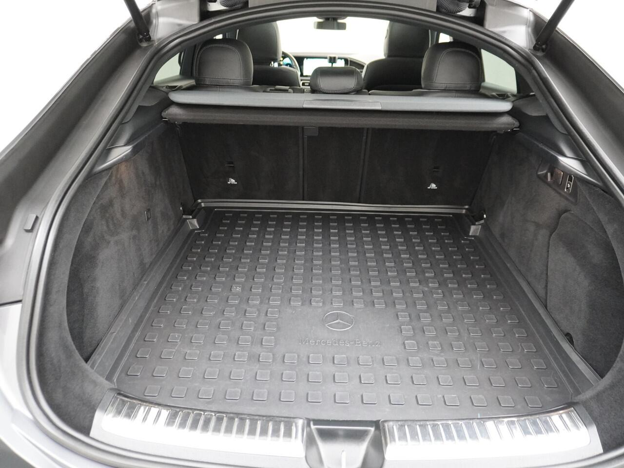 Mercedes-Benz GLE-KLASSE Coupé 350e AMG // Luchtvering // Massage Stoelen // Panoramadak // Trekhaak 3500kg // Headup // Nappa Leer // Stoelkoeling // Burmester