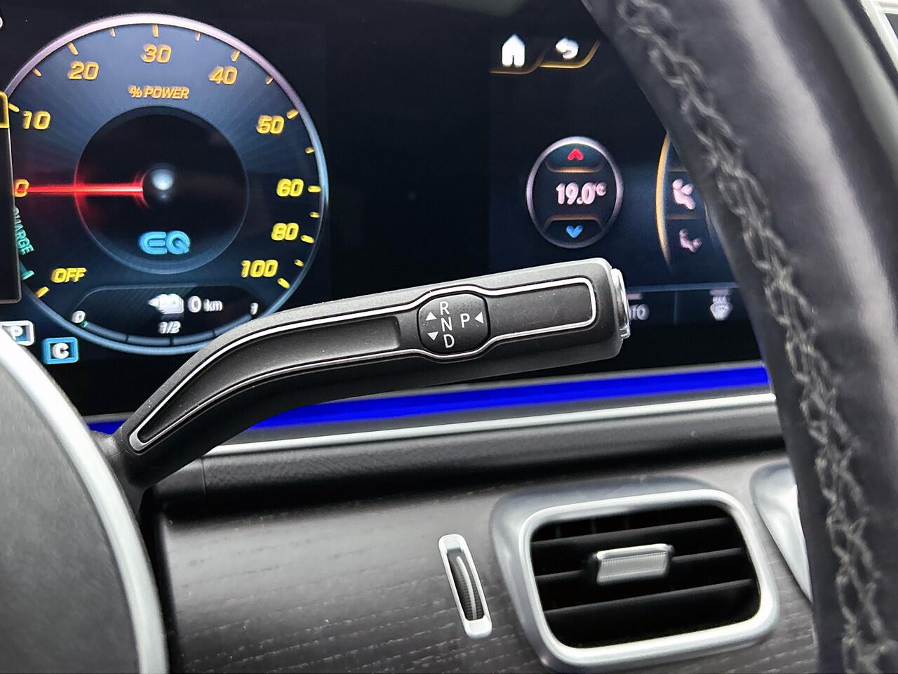 Mercedes-Benz GLE-KLASSE Coupe 350 e 4MATIC AMG line Panoramadak | Multispaaks lichtmetalen velgen | Navigatie | parking support | alarm | Inclusief 24 maanden MB Certified garantie voor Europa.