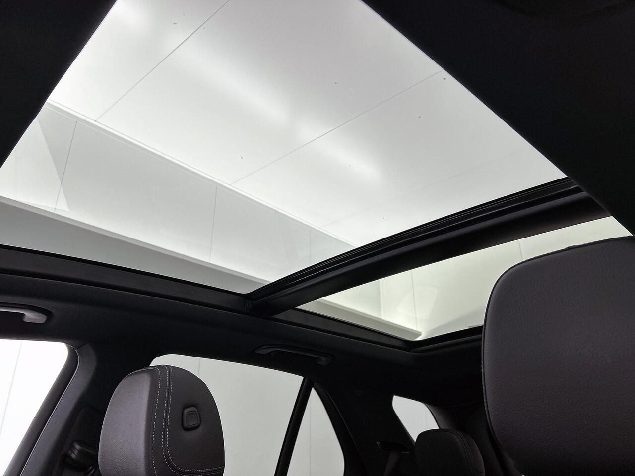 Mercedes-Benz GLE-KLASSE 400 e 4MATIC AMG Line Premium | AMG Line | Night Pakket | Airmatic | Panoramadak | Trekhaak | Memory Voorstoelen | Inclusief 24 maanden MB Certified garantie voor Europa.