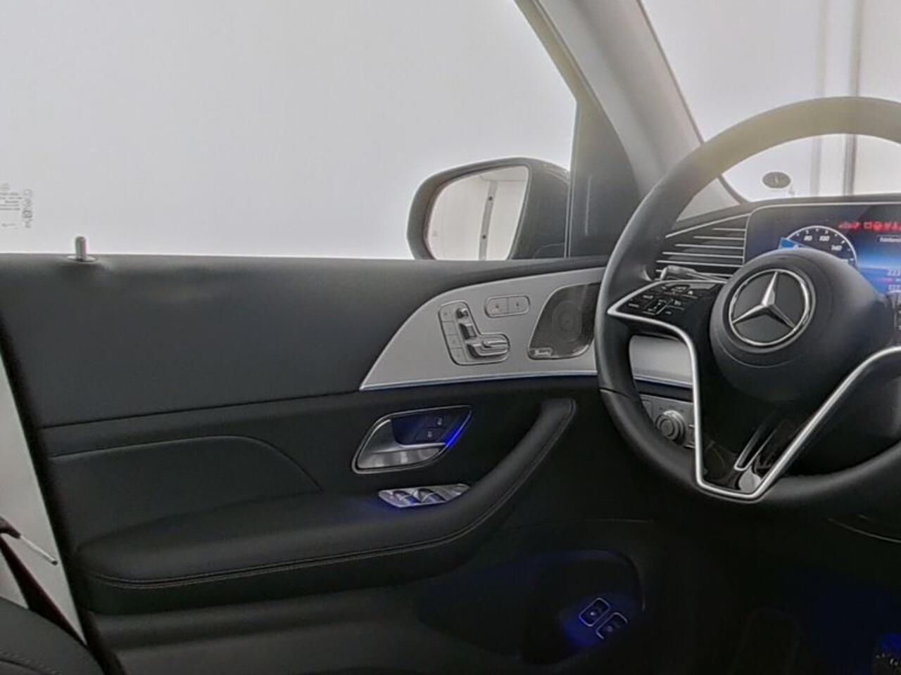 Mercedes-Benz GLE-KLASSE 400 e 4MATIC Plug-In Hybride Panoramadak | Parkeerpakket met 360°-camera | MultiBeam Ledkoplampen | Burmester® 3D surround sound systeem. Inclusief 24 maanden MB Certified garantie voor Europa.