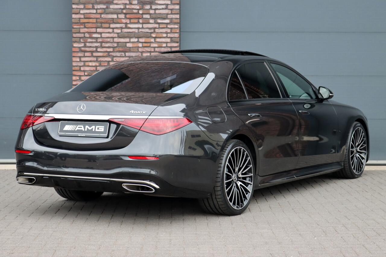 Mercedes-Benz S-KLASSE 580 e 4MATIC Lang AMG Line | Airmatic | Achterasbesturing | Chauffeurspakket | MBUX Tablet | Distronic+ | Memory | Stoelventilatie V+A | Burmester | Soft-Close | Digital Light | Vlakkenverwarming | HUD |