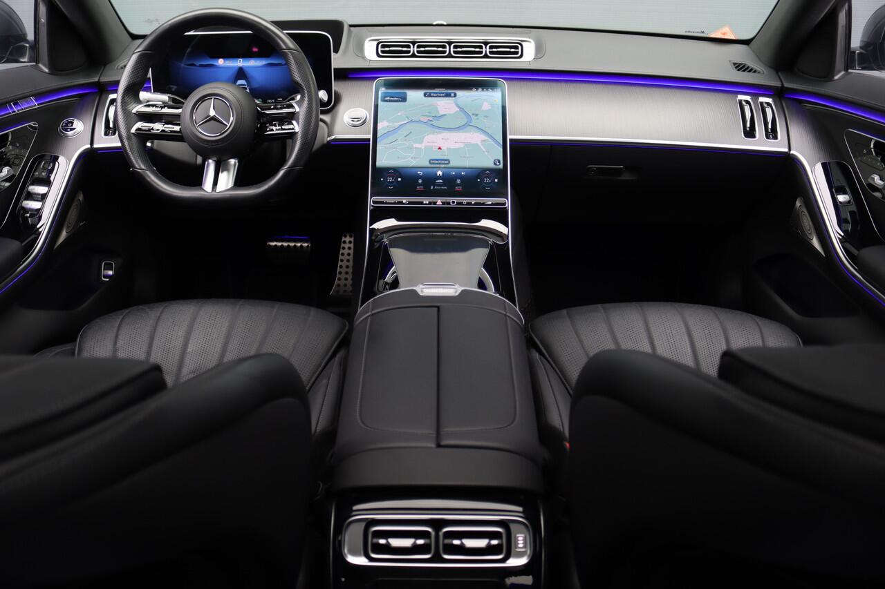 Mercedes-Benz S-KLASSE 500 4MATIC Lang AMG Line Aut9 | Airmatic | Achterasbesturing | Distronic+ | Massage | Stoelventilatie | Burmester | Memory | Digital Light | HUD | Soft-Close |