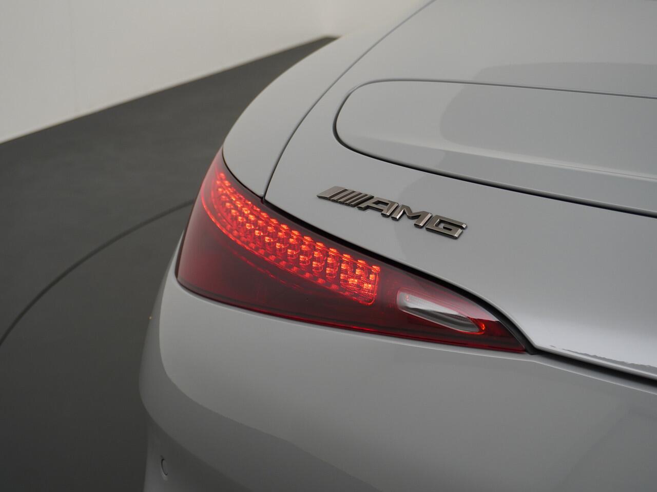 Mercedes-Benz SL-KLASSE AMG 63 4MATIC+ 585pk // Keramische remmen // BTW-auto // Neuslift // AlpinGrau // AMG Nightpakket II // Burmester // Achteras besturing