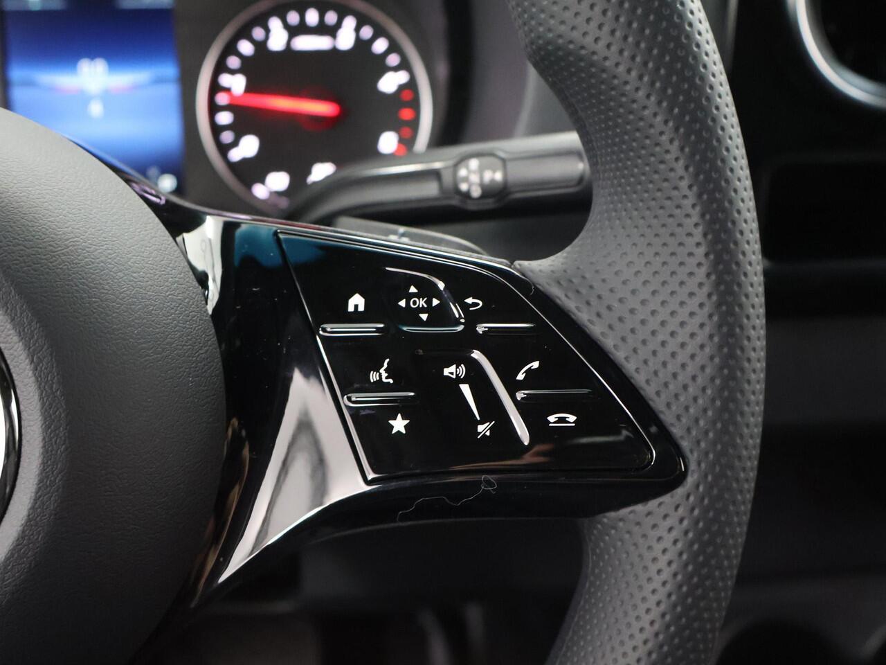 Mercedes-Benz SPRINTER 315 | Aut. | L2 H2 | RWD | PRO | 3500 KG. AHW | Airco | Cruise Control | 3500 KG. AHW | Carplay / Android Auto | Dodehoekassistent | Lane-Assist | Multifunctioneel Stuurwiel | 3-zits |