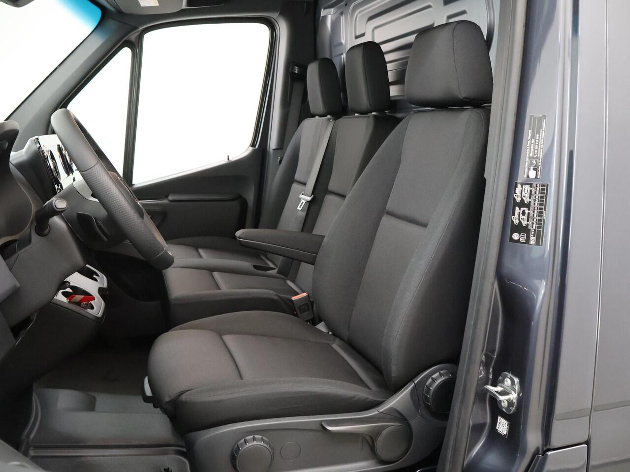 Mercedes-Benz SPRINTER 315 CDI | L2 H2 | Aut. | RWD | PRO | BPM VRIJ! | 3500 KG AHW | CARPLAY | ANDROID AUTO | 3-ZITS | CRUISE | CAMERA | AIRCO | SPOORASSISTENT | DODEHOEKDETECTIE | METALLIC