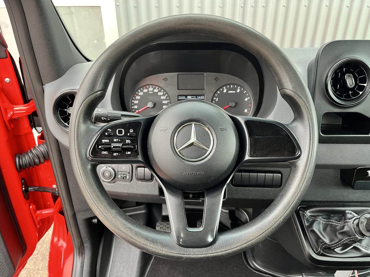 Mercedes-Benz SPRINTER 514 2.2 CDI Kipper Airco Trekhaak 3500kg trekgewicht Telefoonverbinding 3-Persoons Gereedschapskist Kieper Open laadbak Bpm vrij voor particulier gebruik!!