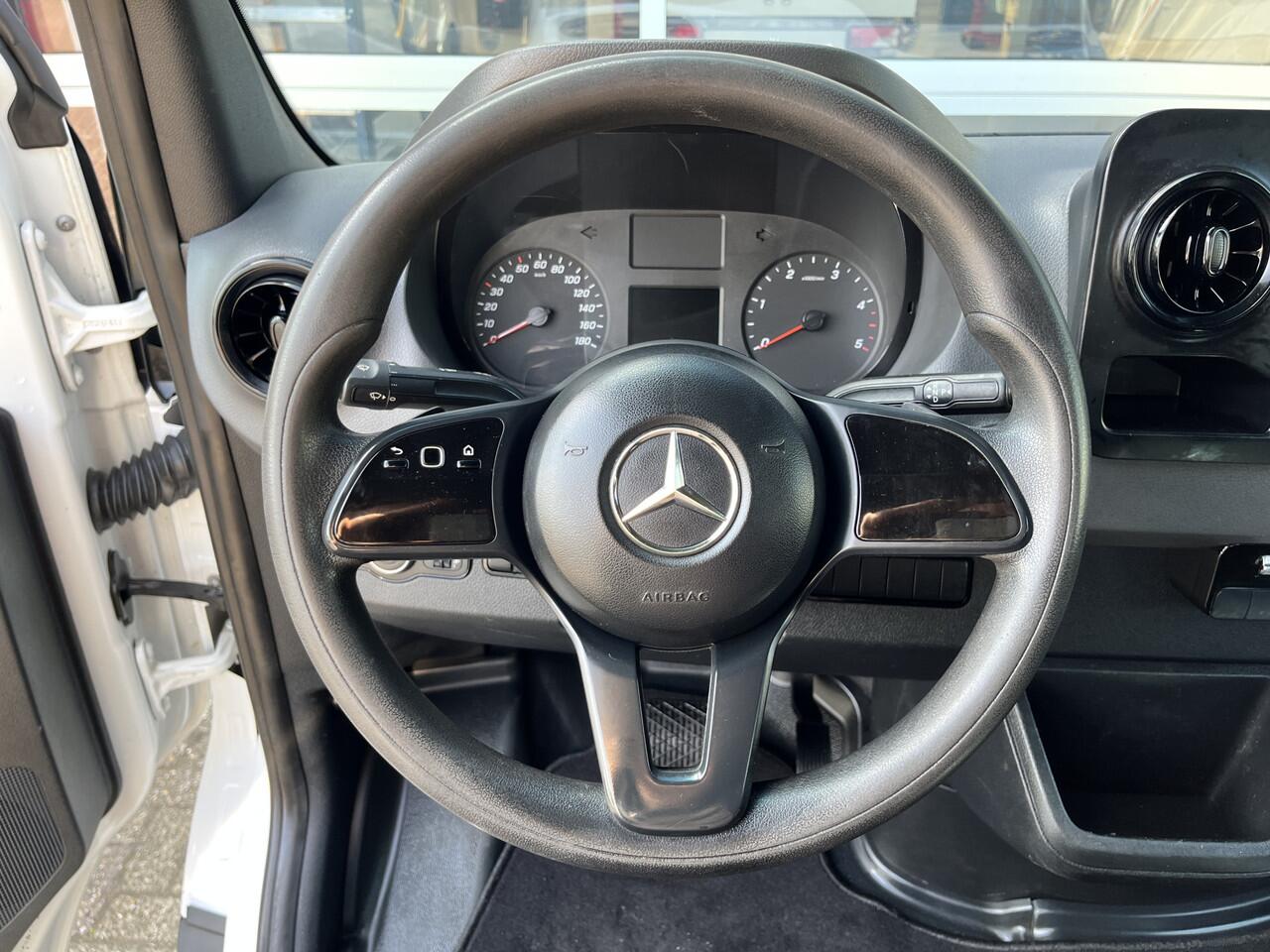 Mercedes-Benz SPRINTER 514 2.2 CDI L3 DC Hiab 018 laadkraan Airco Trekhaak 2000 kg trekgewicht Kastinrichting 1e eigenaar ex Overheid 2-Persoons Openlaadbak Kraan Pick-up P-up Gereedschapskist Euro 6