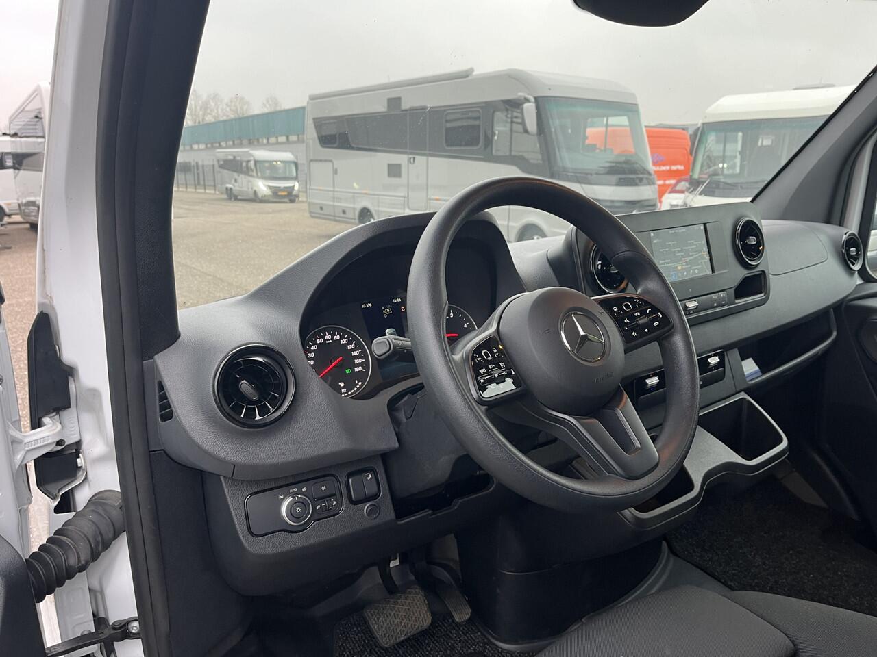 Mercedes-Benz SPRINTER 317 1.9 CDI Automaat L3 RWD Luchtvering met nieuwe oprijbak met Elektr. lier + AB