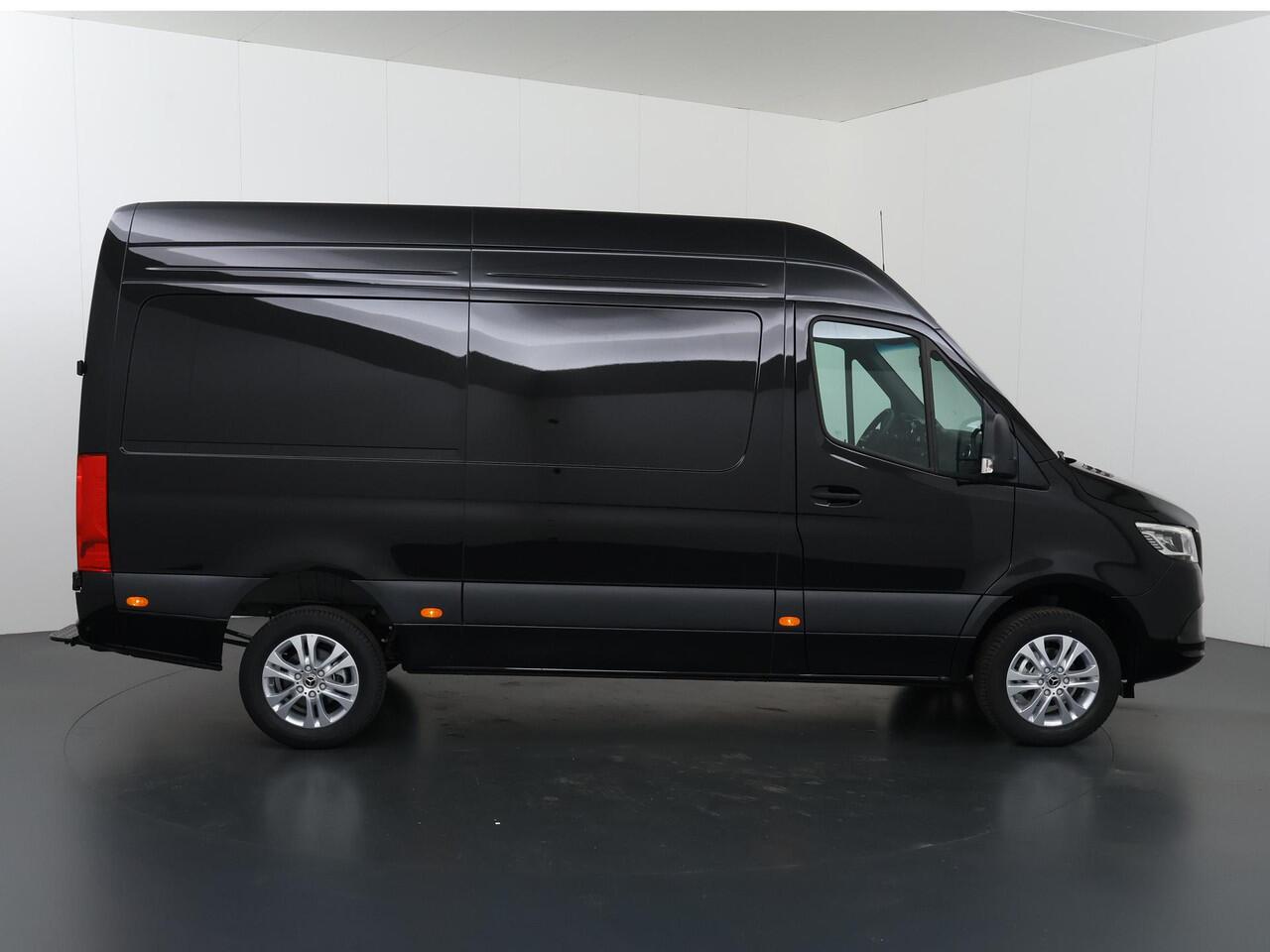 Mercedes-Benz SPRINTER 317 CDI L2 H2 Pro HD | LED Koplampen | Stoelverwarming | Leder | Achteruitrijcamera | Climate Control | 3500 kg Trekhaak |