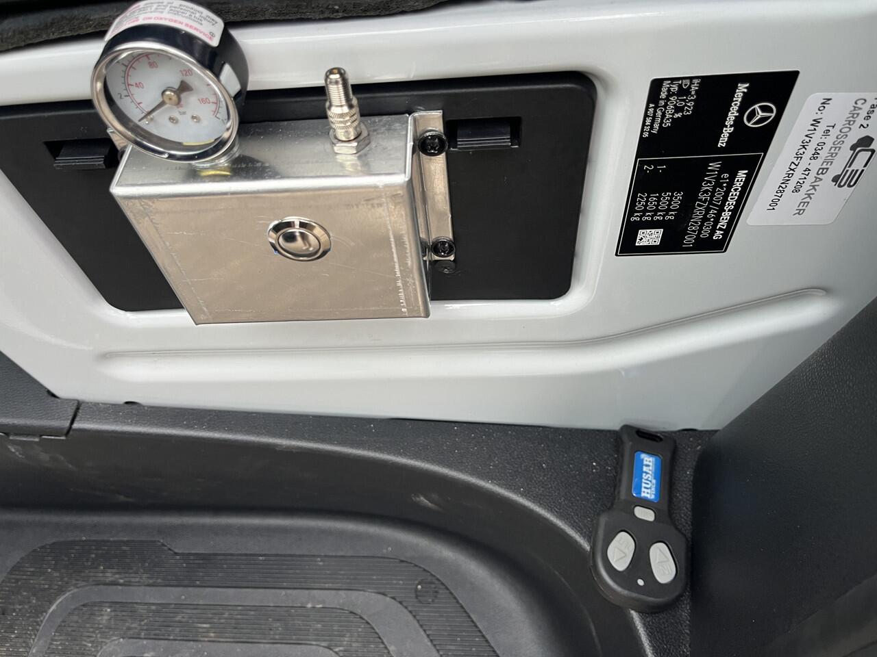 Mercedes-Benz SPRINTER 317 1.9 CDI Automaat L3 RWD Luchtvering met nieuwe oprijbak met Elektr. lier + AB