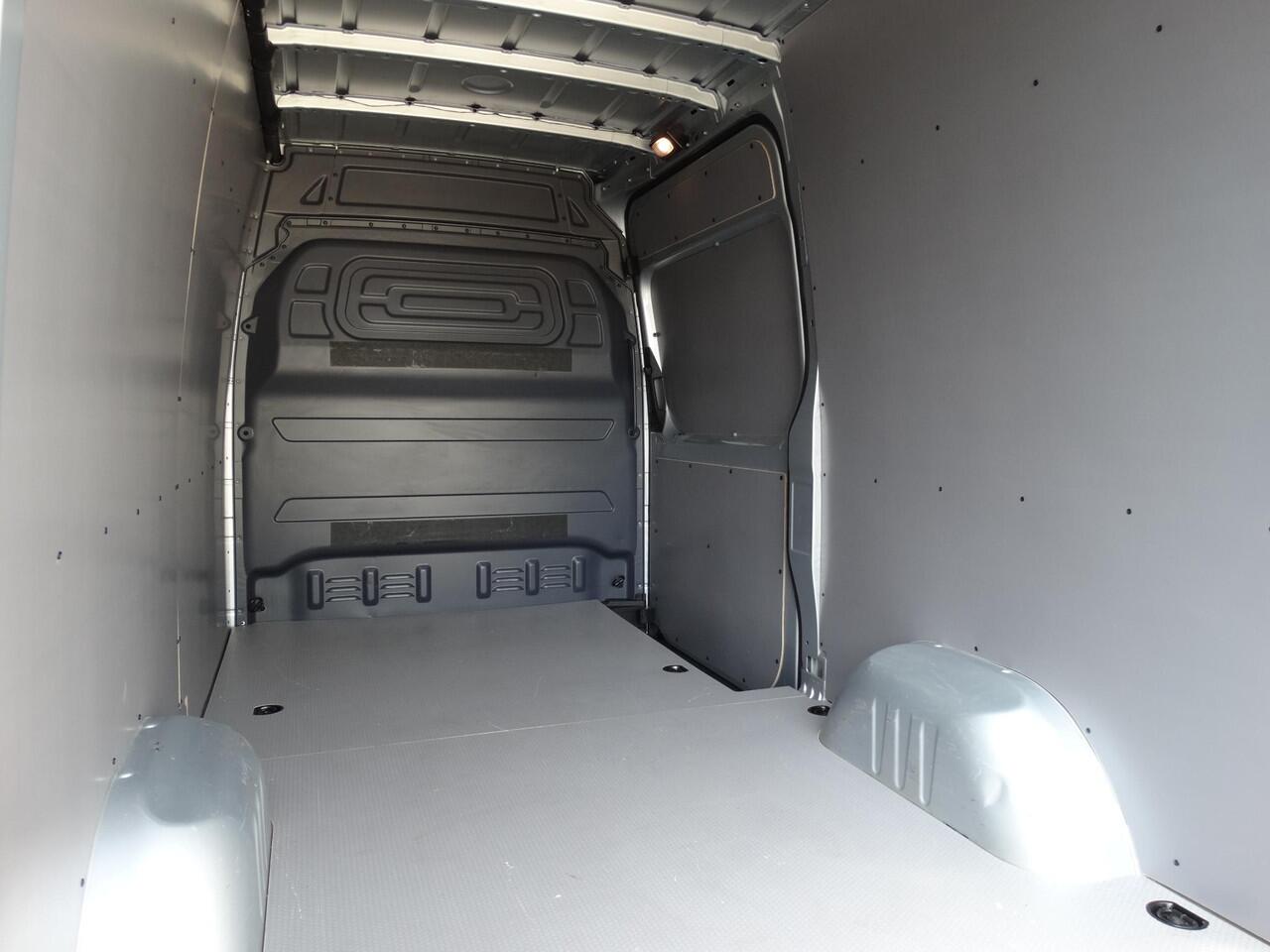 Mercedes-Benz SPRINTER 315 1.9 CDI L2H2 RWD AHW 3500 kg