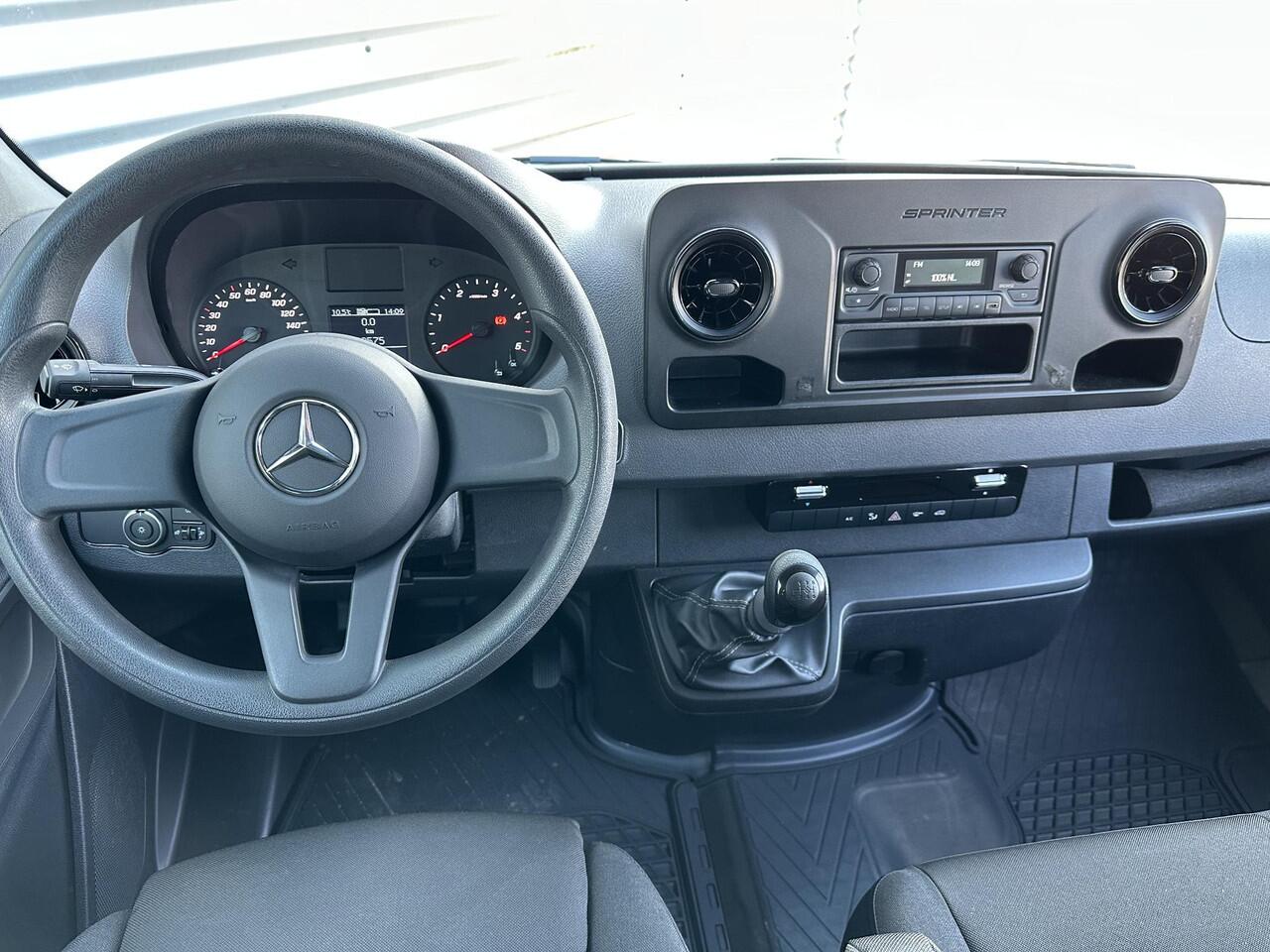 Mercedes-Benz SPRINTER 317 CDI Pick-up 7-Persoons Trekhaak 3500kg Open laadbak Dubbel Cabine