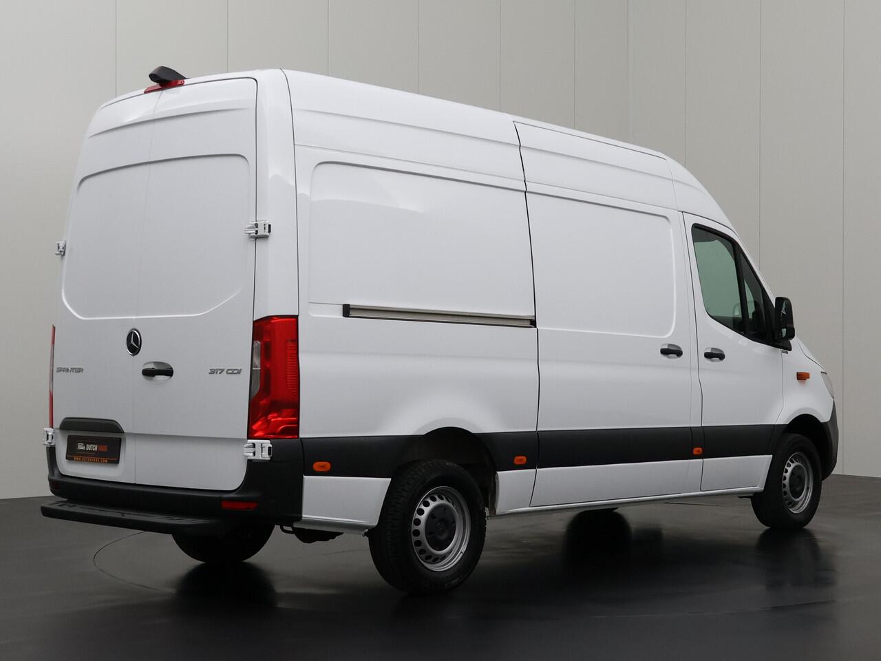 Mercedes-Benz SPRINTER 317CDi L2H2 | 14000 Kmst !! | Navigatie | 360 Camera | Airco | Cruise | Betimmering | 3-Persoons