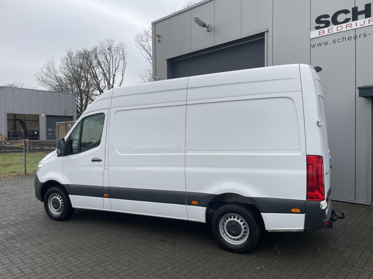 Mercedes-Benz SPRINTER 317 CDI Aut. L2H2 Airco | Trekhaak 3500kg | Adaptive Cruise