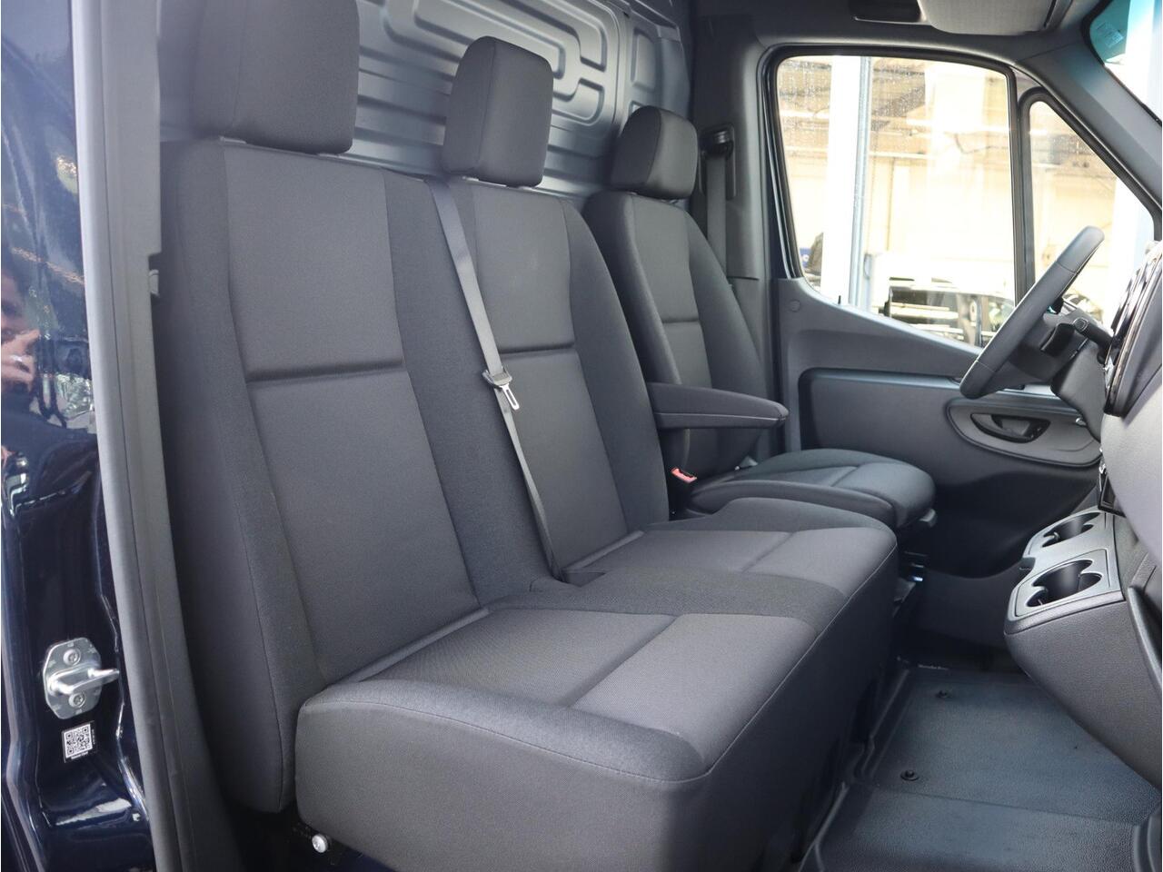 Mercedes-Benz SPRINTER 317 L2 Pro HD NAVI CARPLAY/ANDROID AUTO VOORBER. 3,5T AHW