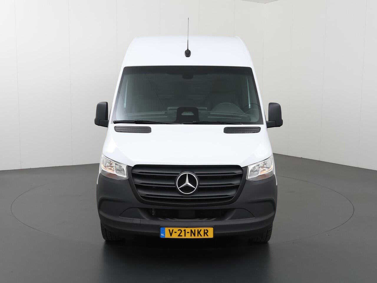 Mercedes-Benz SPRINTER 317 CDI | L2 H2 | Pro | Aut. | 3500 KG AHW | Apple Carplay / Android Auto | Parkeercamera | Airco | Stoelverwarming | Keyless Go | Certified