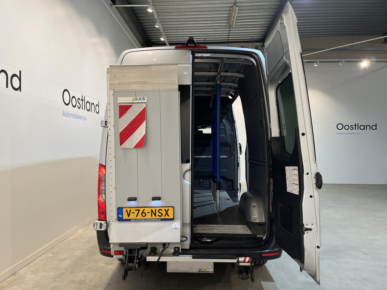 Mercedes-Benz SPRINTER 317 CDI L2H2 RWD Automaat / Bär Laadklep / Airco / Cruise Control / Camera / CarPlay / Navigatie / 52.000 KM !!