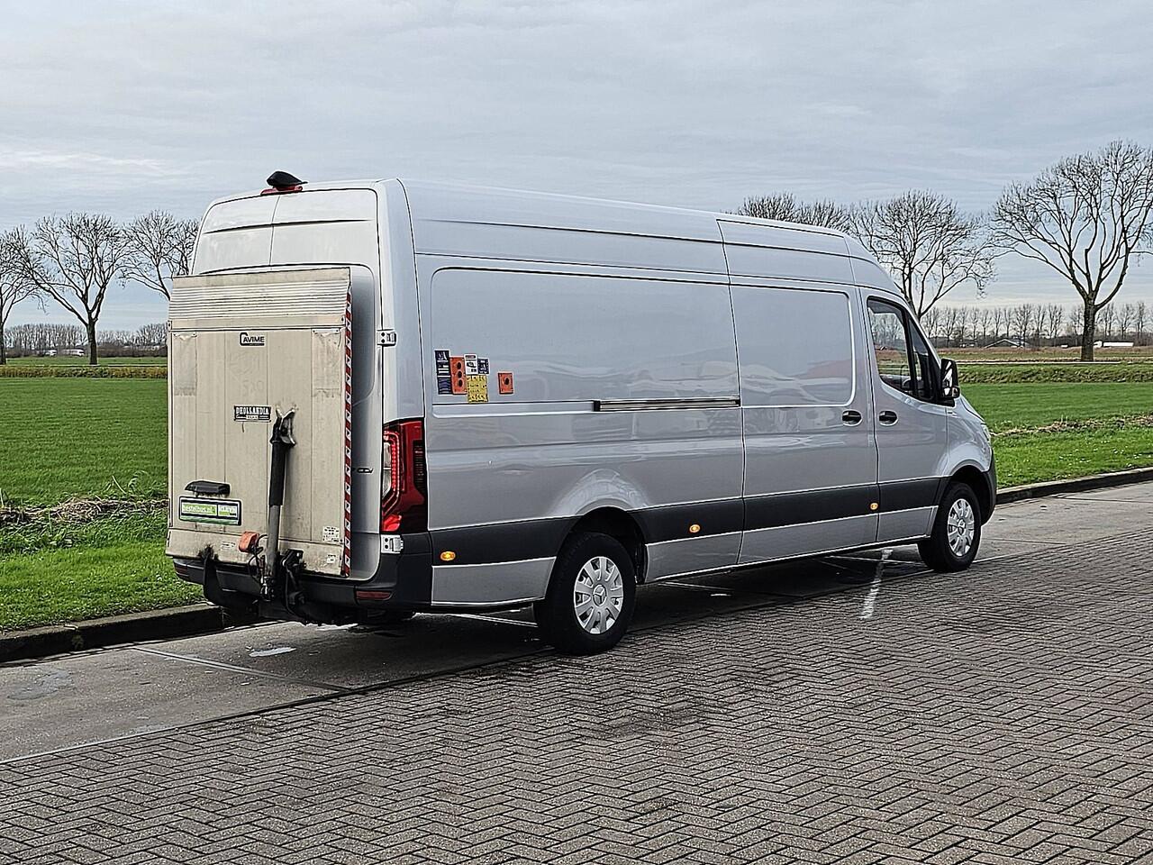 Mercedes-Benz SPRINTER 317 L3H2 LAADKLEP, automaat, airco, navi, mbux, LED, camera