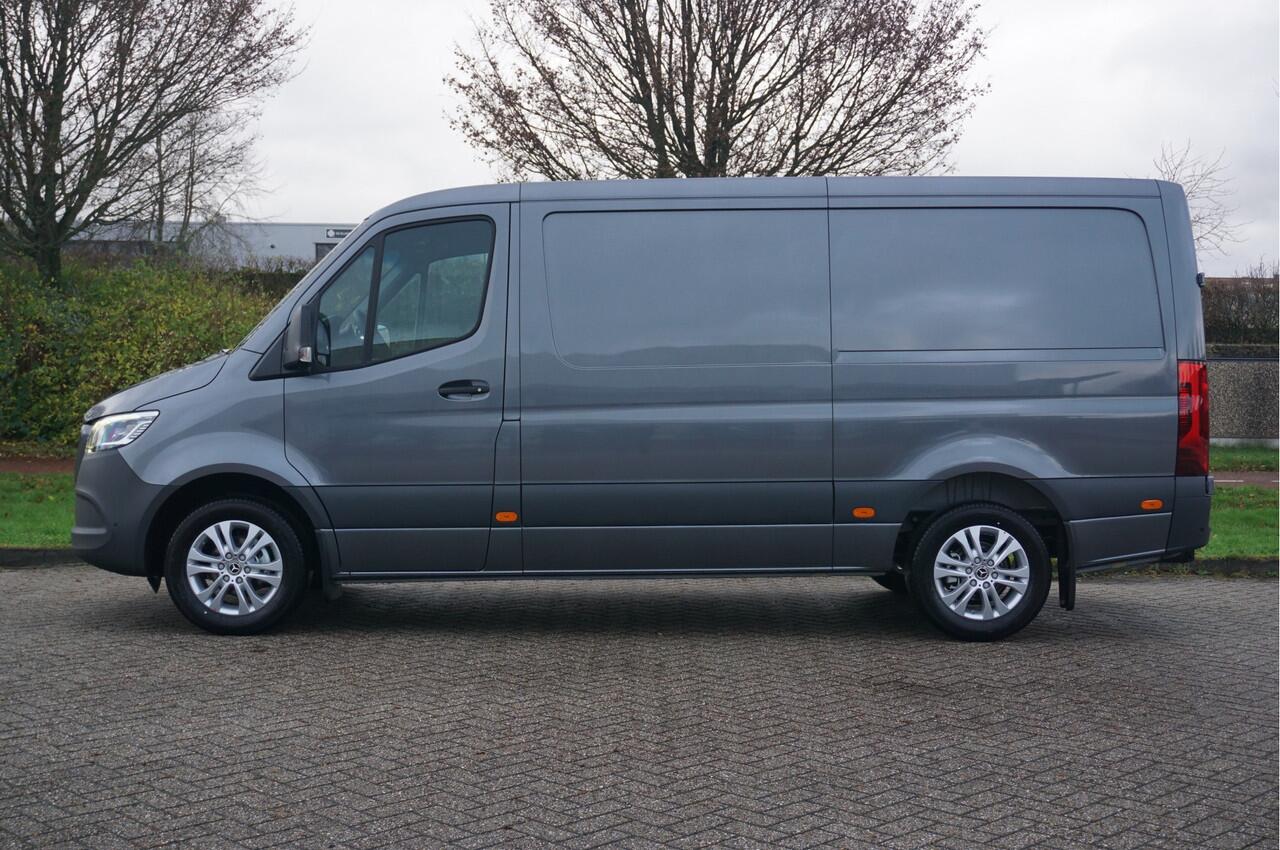 Mercedes-Benz SPRINTER 319CDI Select L2H1 BPM VRIJ!! 10.25" Mbux, ACC, LED, 3.5T Trekhaak, 17" LM!! NR. 668
