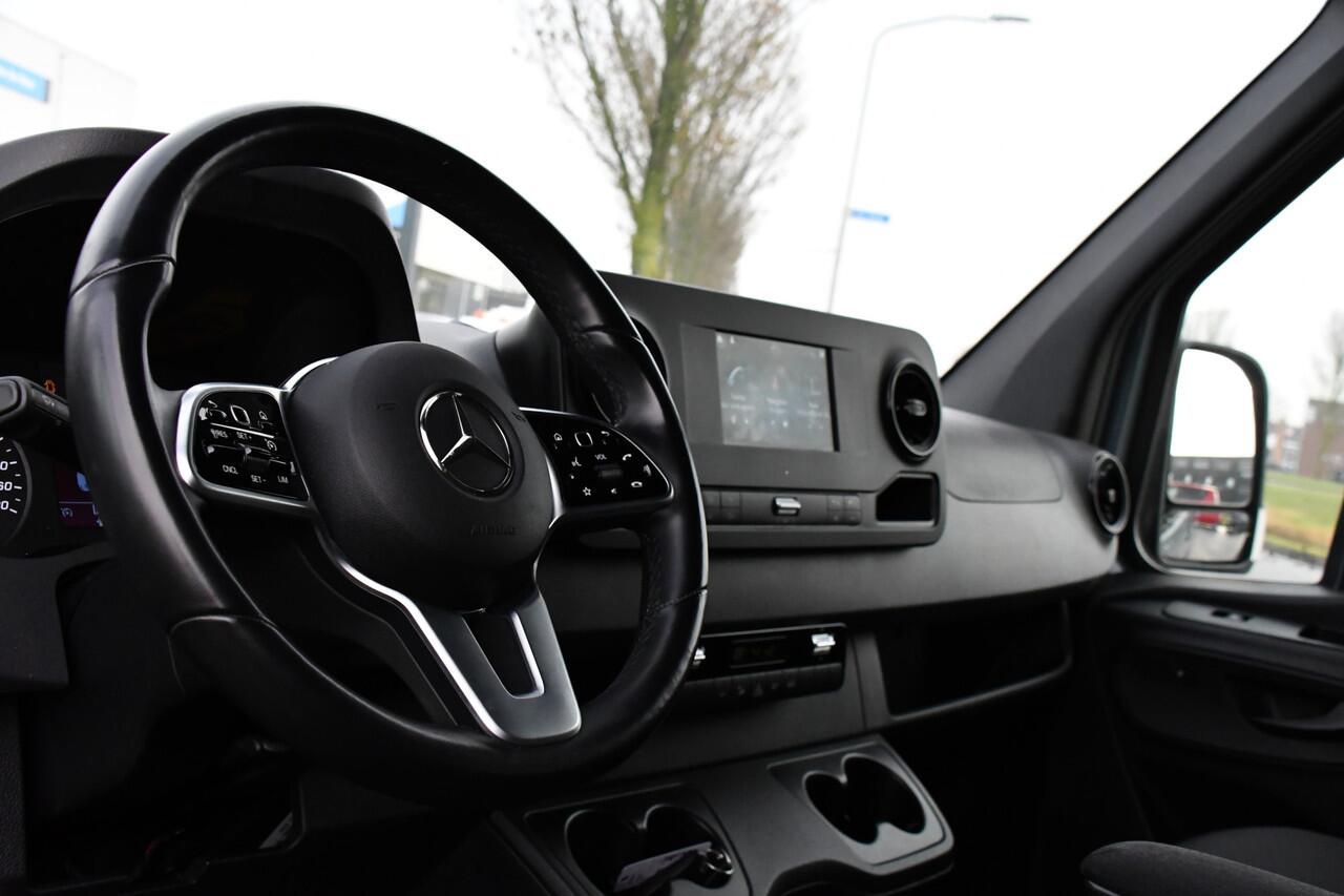 Mercedes-Benz SPRINTER 317 1.9 CDI L2H1 DC RWD AMG Edition Camera, Cruise, Carplay, 170pk, Automaat, LED, Stoelverwarming, NAVI, Multimedia, Uniek! Dubbel Cabine