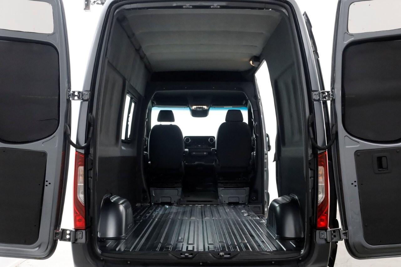 Mercedes-Benz SPRINTER 419 CDI 190pk L2H2 4x4 A4M 9G Automaat ACC/LED/Draaistoelen/360° Camera NIEUW 06-2024