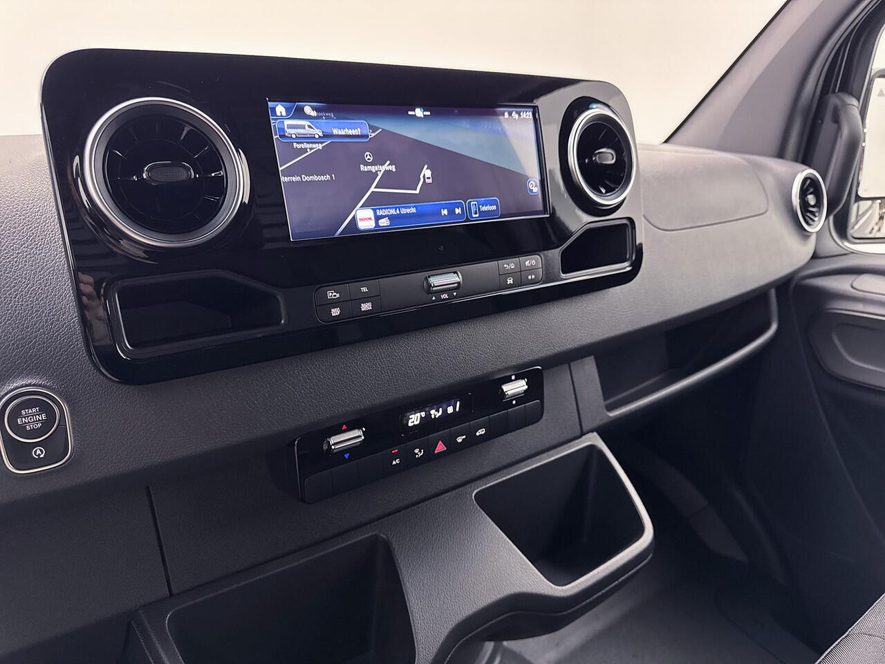 Mercedes-Benz SPRINTER 317 1.9 CDI L2H2 BPM-Vrij Direct Leverbaar Navigatie LED Achteruitrijcamera