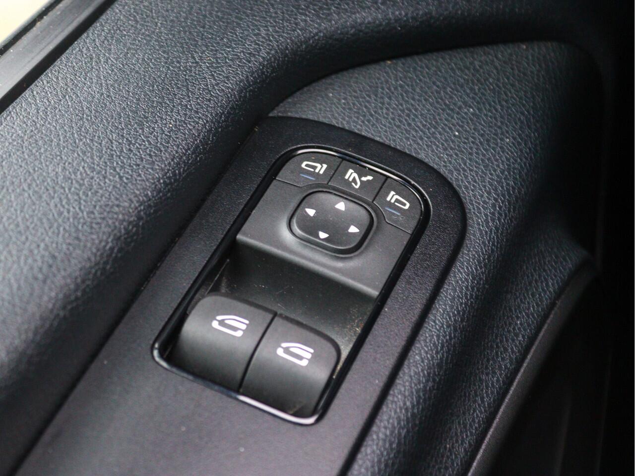 Mercedes-Benz SPRINTER 317 CDI L2 Pro D.C. | AIRCO/CARPLAY/CAMERA/3.500KG AHW | Certified .