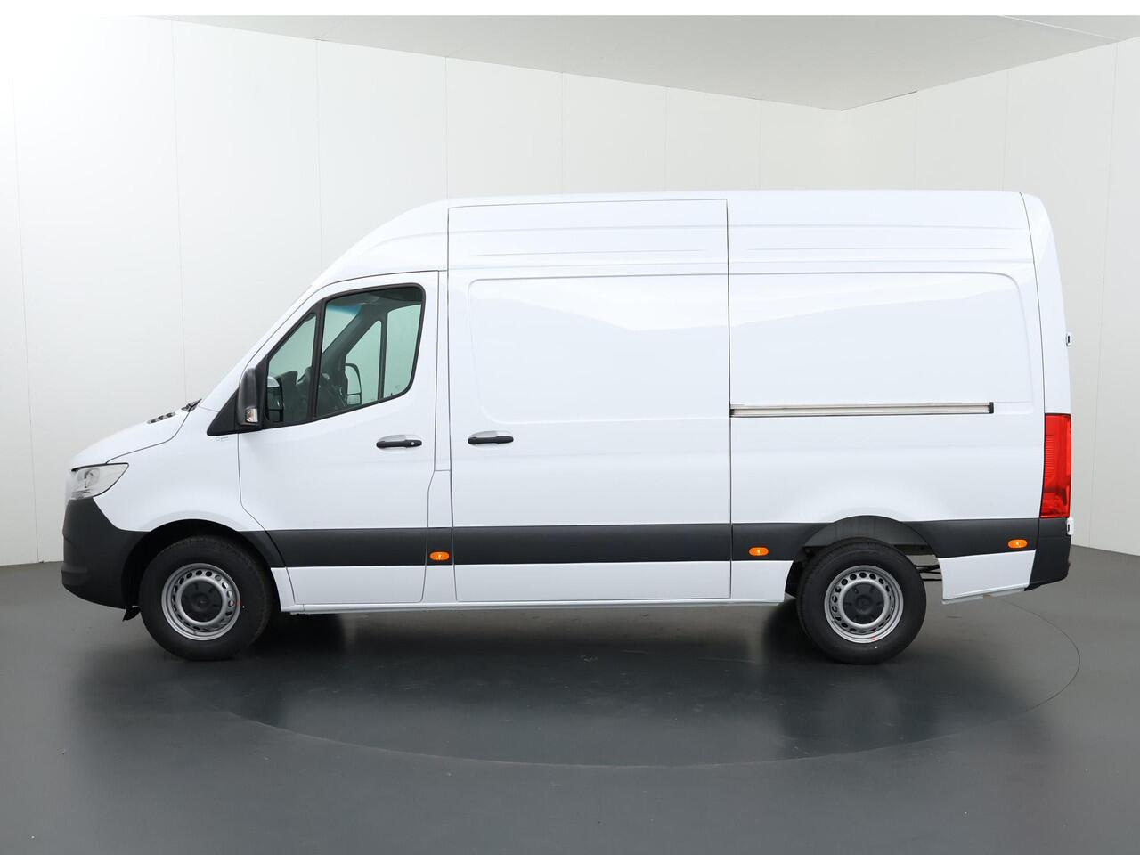 Mercedes-Benz SPRINTER 317 CDI | L2 H2 | Aut. | RWD | PRO | BPM VRIJ! | 3500 KG AHW | CARPLAY | ANDROID AUTO | 3-ZITS | CRUISE | CAMERA | AIRCO | SPOORASSISTENT | DODEHOEKDETECTIE |