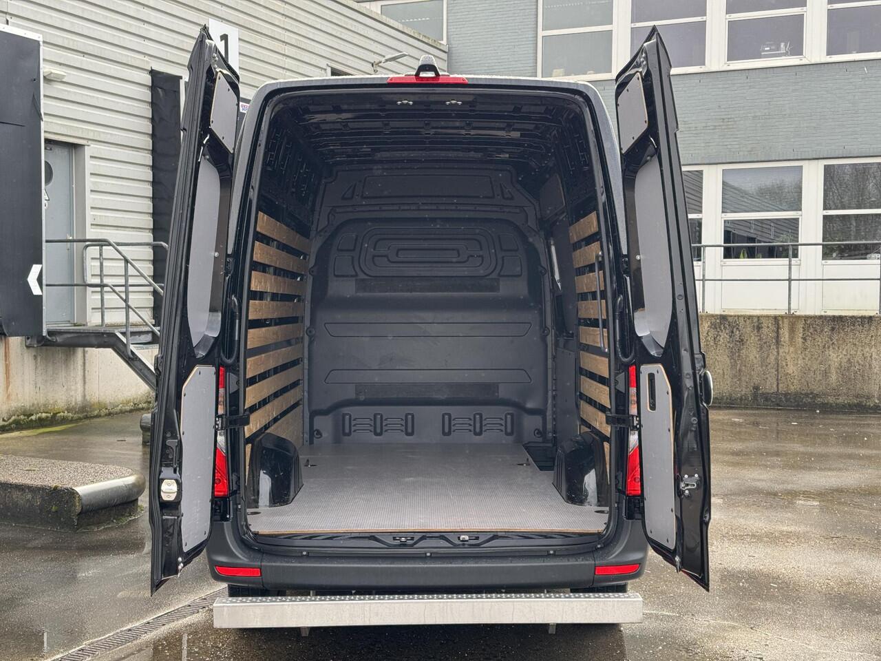 Mercedes-Benz SPRINTER 315 1.9 CDI L2H2 RWD