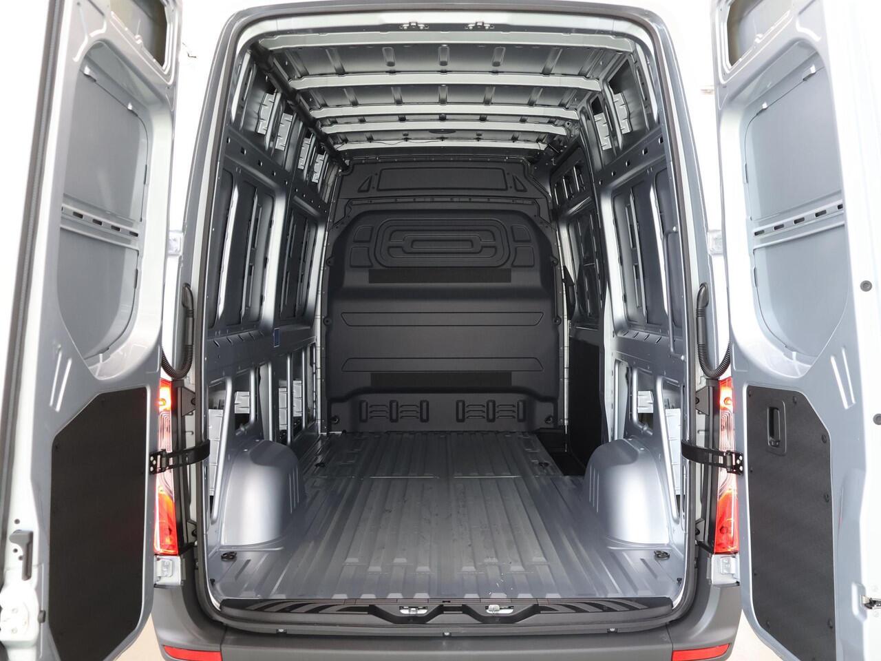 Mercedes-Benz SPRINTER 315 CDI | L2 H2 | RWD | Aut. | PRO | BPM VRIJ! | AIRCO | CRUISE | 3500 KG AHW | CARPLAY | ANDROID AUTO | DODEHOEKASSISTENT | METALLIC | SPOORASSISTENT | MULTIFUNCTIONEELSTUURWIEL