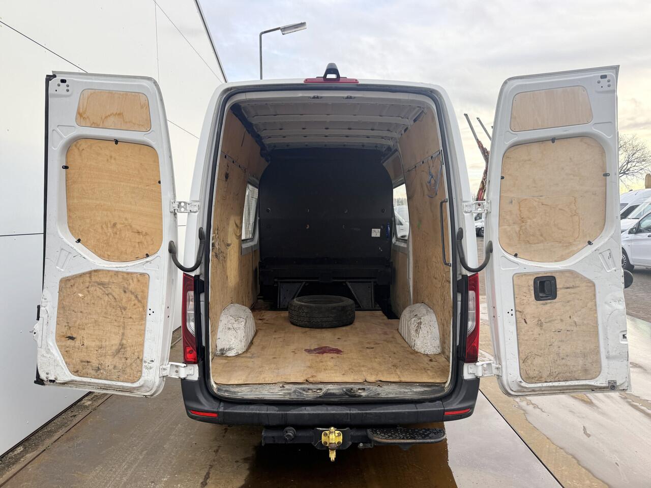 Mercedes-Benz SPRINTER 314 2.2 CDI Automaat L2H2 LED Dubbele Cabine Cruise Control Climate Control Carplay Camera Trekhaak 7 Stoelen