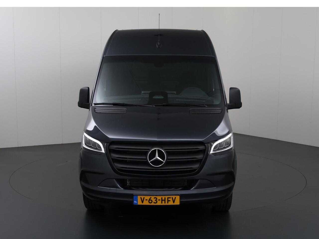 Mercedes-Benz SPRINTER 319 CDI | L2 H2 | 190 PK | RWD | AUT. | 3500 KG AHW | LED | METALLIC | CRUISE CONTROL | AIRCO | BUMPERS IN KLEUR | MBUX | 3-ZITS