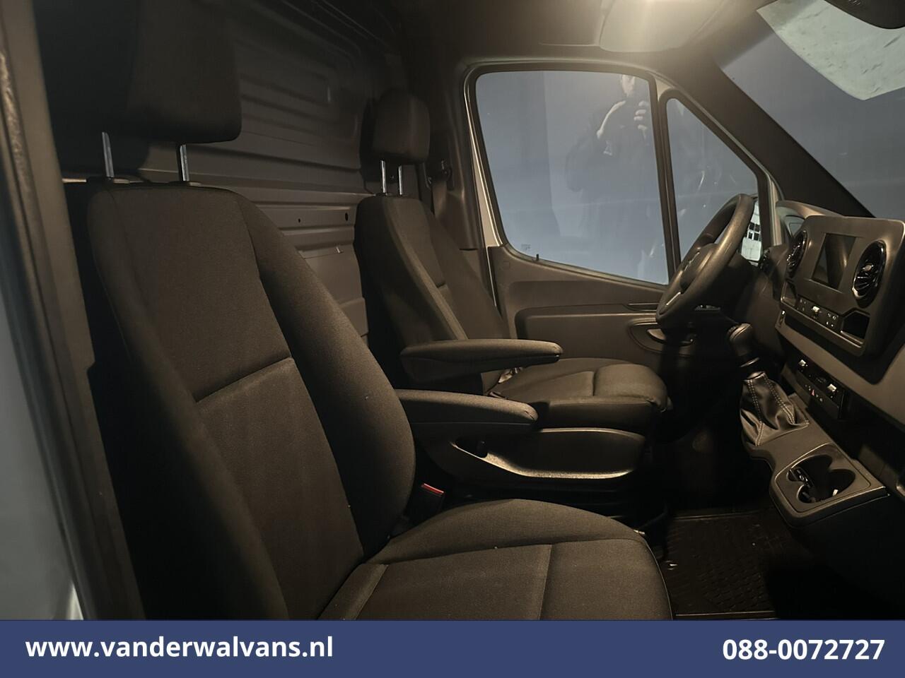 Mercedes-Benz SPRINTER 315 CDI 150pk L2H1 Euro6 Airco | Camera | Apple Carplay | Trekhaak | Chauffeursstoel Android Auto